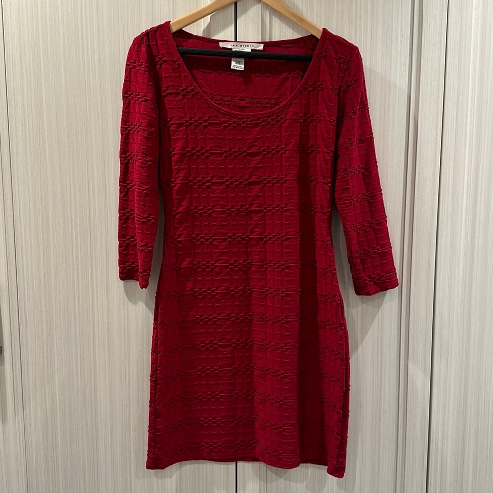 Gorgeous and Flattering Red Max Studio Dress!